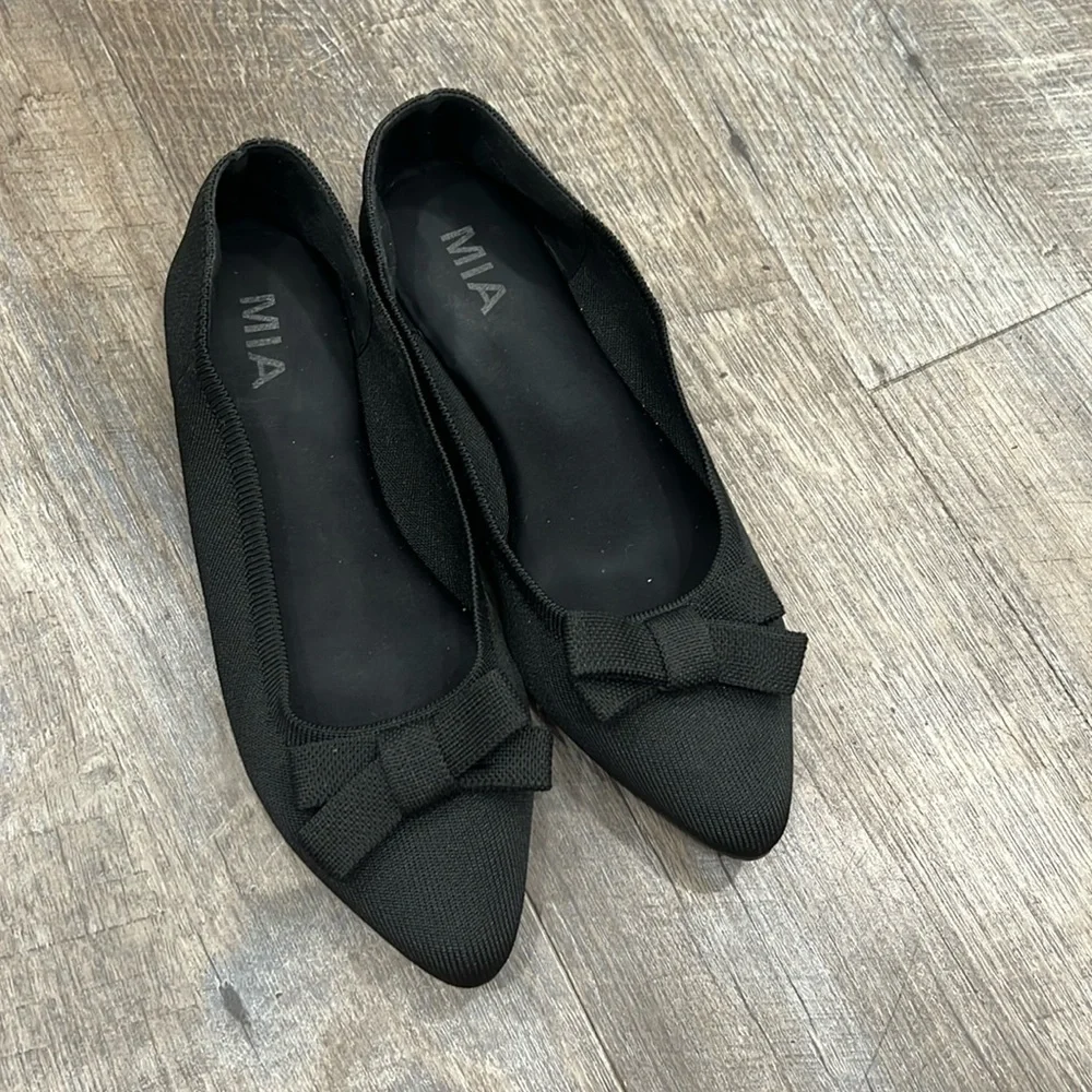 MIA Women's Jinnie size 7.5 Black Ballet Flats